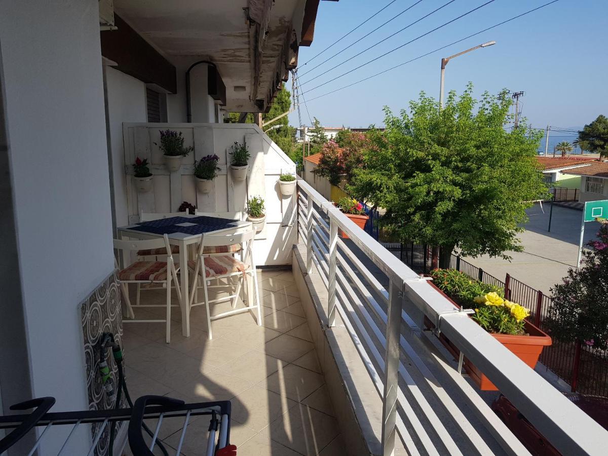Apartment With Two Rooms Near The Beach Asproválta Eksteriør bilde